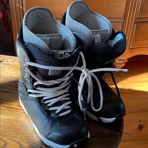Women’s Burton Black and Gray Sapphire Snowboard Boots